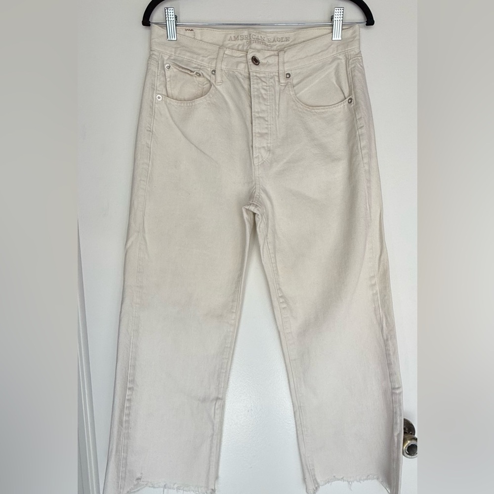 American Eagle Cropped Raw White Jeans